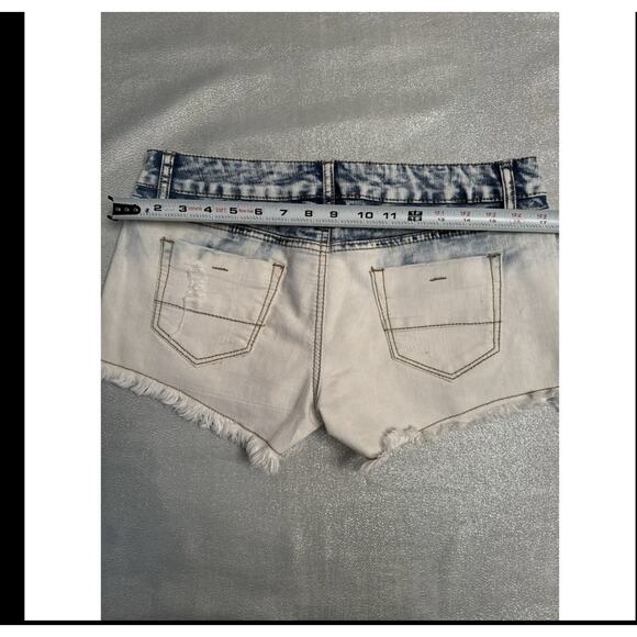 L'Amour by Nanette Lapore Denim Shorts Acid Wash Studded Embellished Sz 9 - Picture 4 of 5
